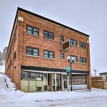 Upscale Apt At The Lofts In Historic Downtown Lead Екстериор снимка