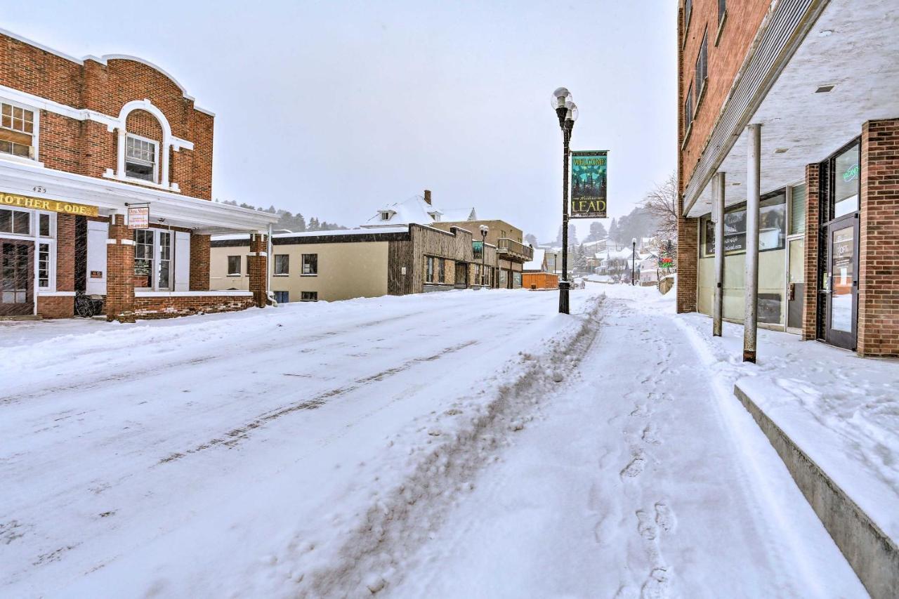 Upscale Apt At The Lofts In Historic Downtown Lead Екстериор снимка