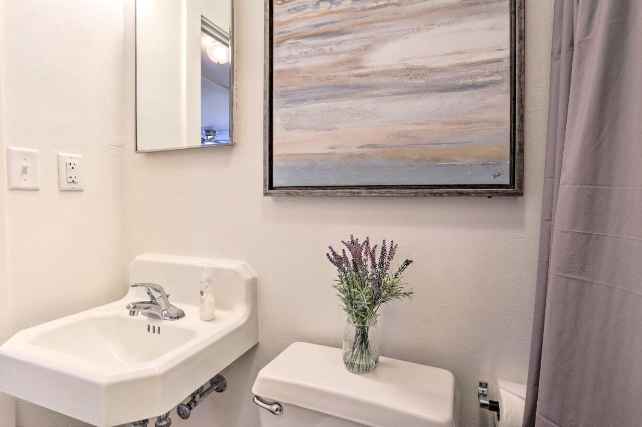Upscale Apt At The Lofts In Historic Downtown Lead Екстериор снимка